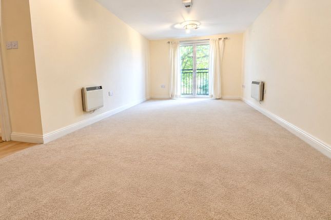 109, Squires Court, Bristol photo 2
