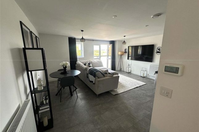 Lounge Kitchen