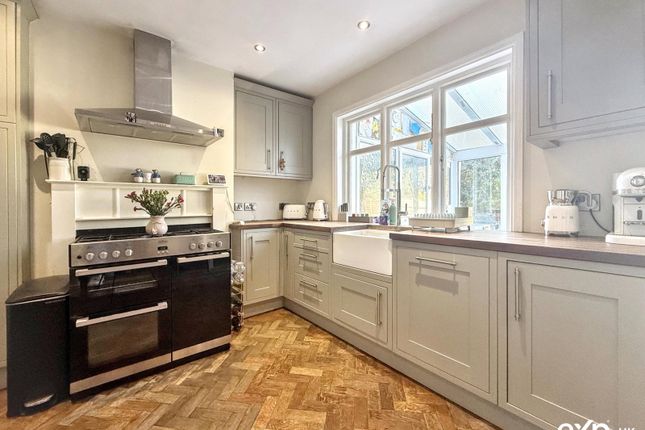 10, Clifford Avenue, Milton Keynes photo 3