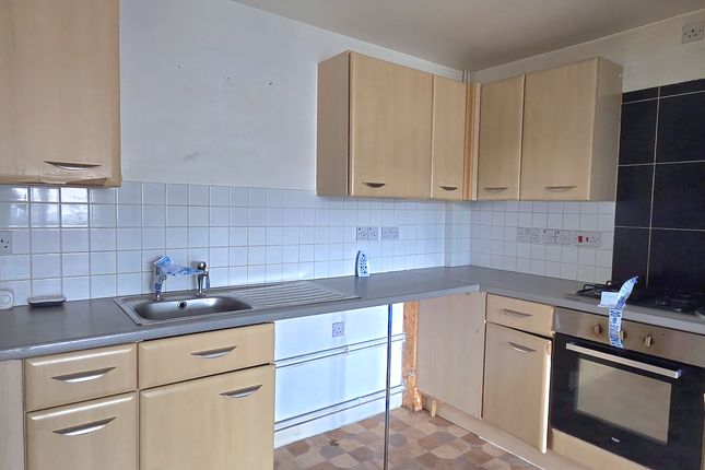Flat 43, Greenway court, Southampton photo 4