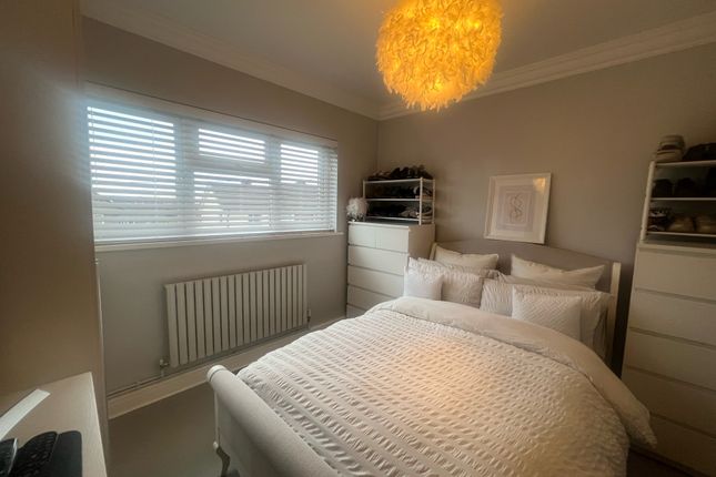 80, Stockport photo 5