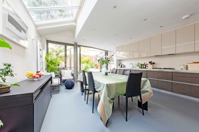 Thumbnail Terraced house to rent in Gayville Road, London