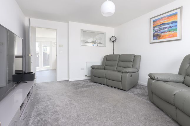 4, Skua Drive, Dalgety Bay photo 3