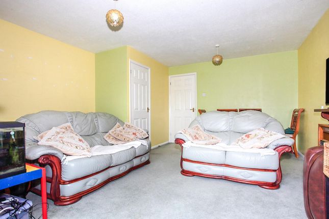 11, Tantallon Court, Peterborough photo 4
