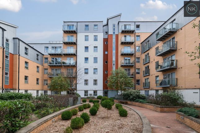 Thumbnail Flat for sale in Imperial Heights, Queen Mary Avenue, South Woodford, London