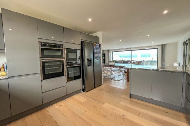 9, Amsterdam Way, St Leonards-on-Sea photo 3