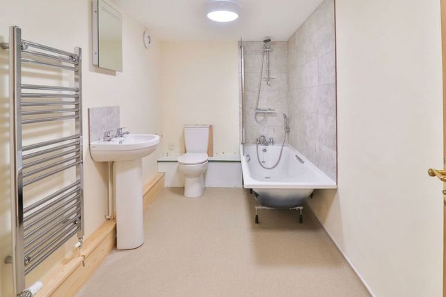 Flat 5, Victoria House Market Place, Ipswich photo 5