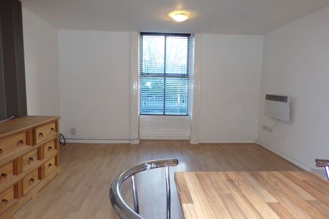 110B, Burnley photo 3