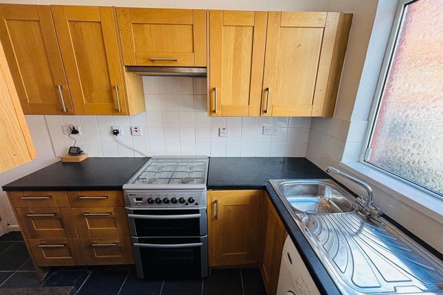 21, Aviary Mount, Leeds photo 3