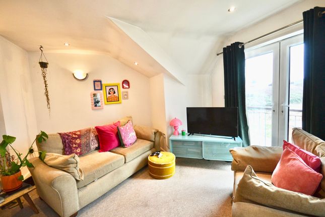 Apt 12 Jordean Court, Sileby photo 3