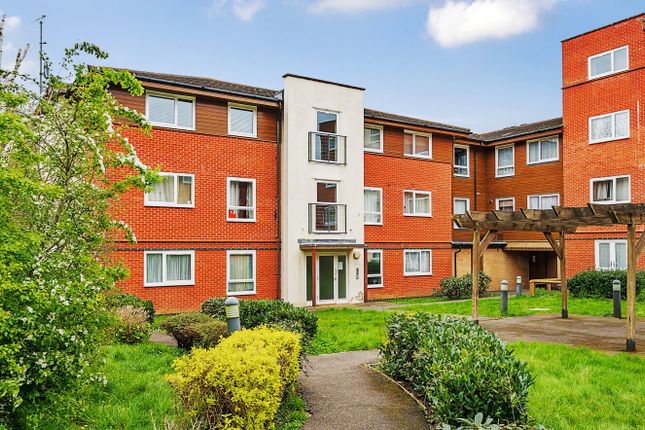 Flat for sale in Watney Close, Purley, London