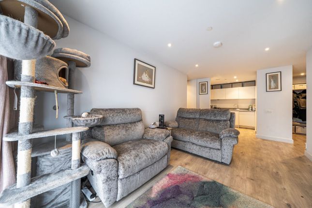 Flat One, Fibus House, Kenley photo 4