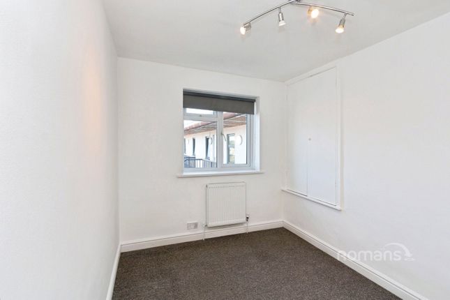 10A, The Parade, Camberley photo 4