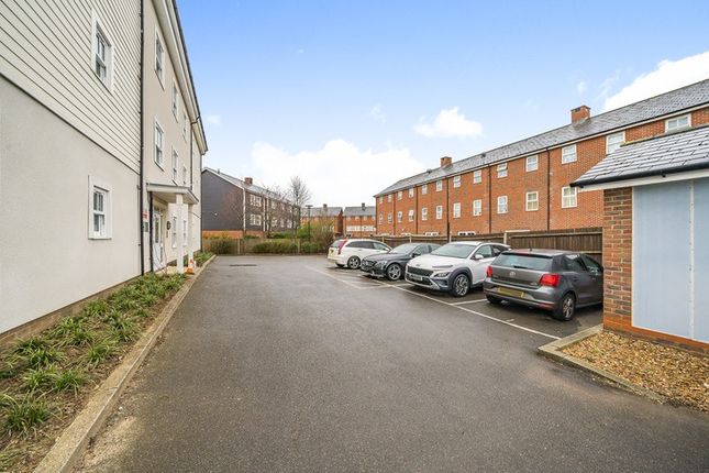 Flat for sale in Drummond Court, Worcester Park, Surrey