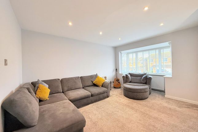 83, Easton Drive, Shieldhill photo 4