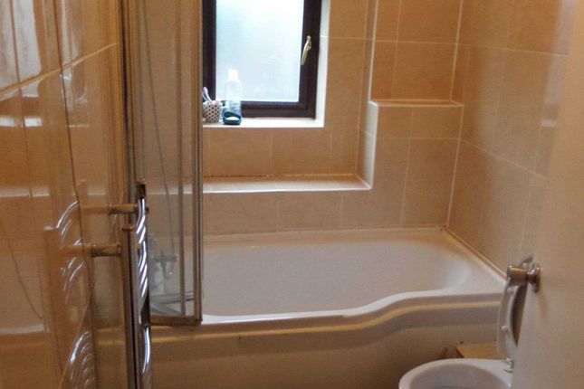 11, Orchid Close, London photo 5