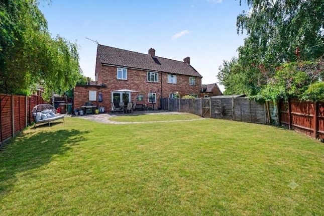 32, Mount Pleasant, Leatherhead photo 2