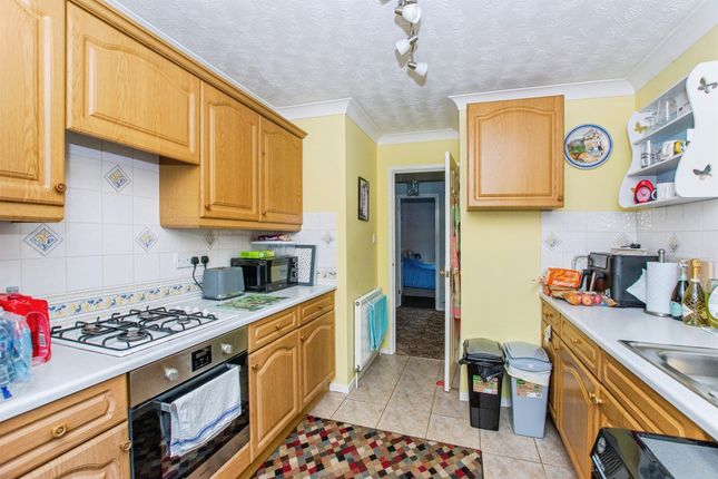 20, Windmill Gardens, Wisbech photo 2