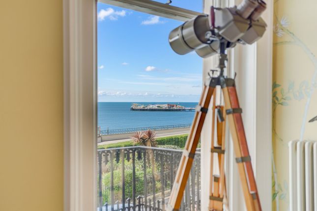 11 Royal Crescent, Brighton photo 4