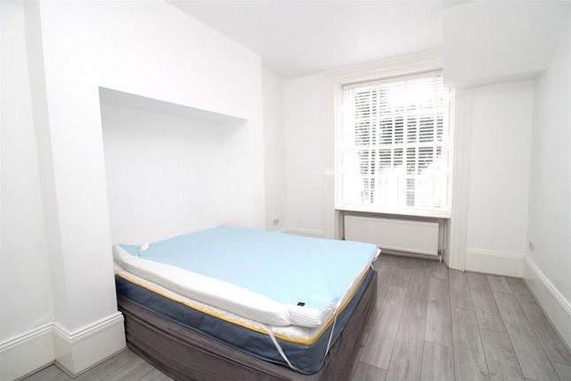 Flat 3, 10, Oriental Place, Brighton photo 2