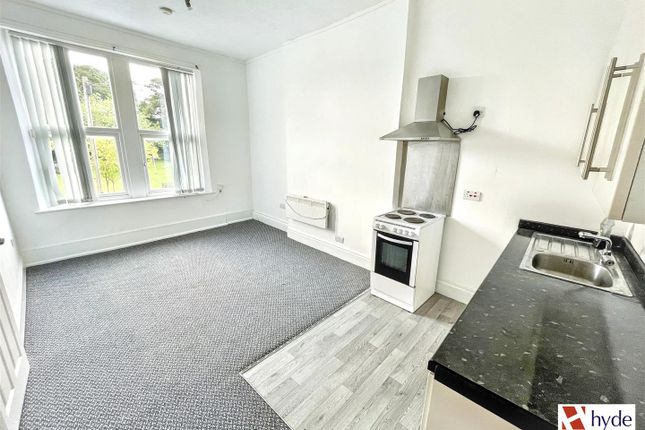 Flat 2, 2 Isherwood Street, Manchester photo 2