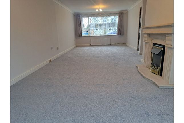 48, Stewart Close, Spondon, Derby photo 4