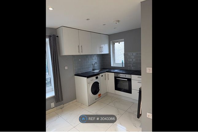 Hindhead Close, Uxbridge photo 5