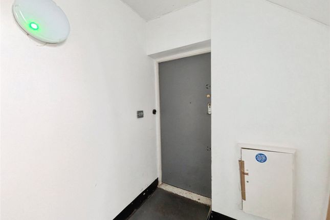 119, The Lindens, Wolverhampton photo 2