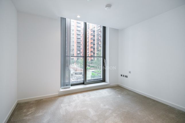 Flat for sale in West End Gate, London