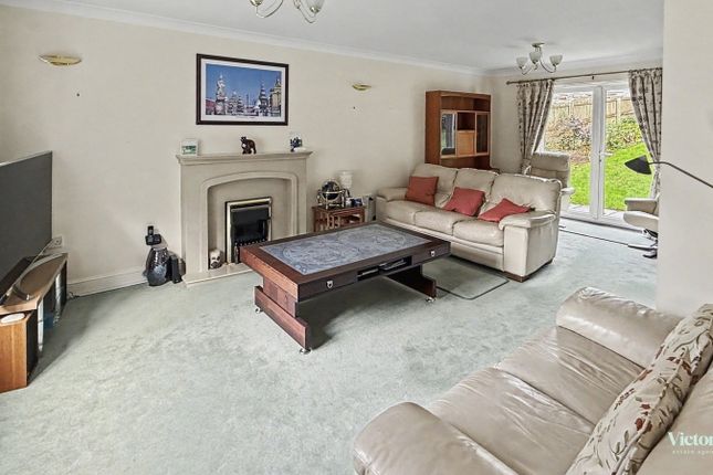 22, Redvers Grove, Plympton photo 4