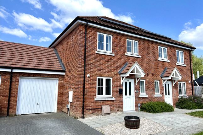 33, Halifax Close, Surrey photo 2