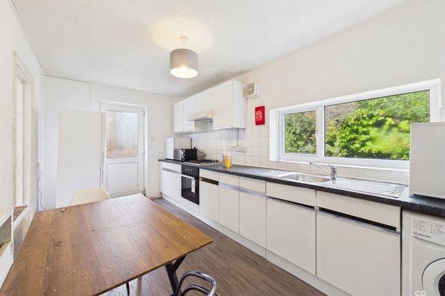 69 Southall Avenue, Brighton photo 2