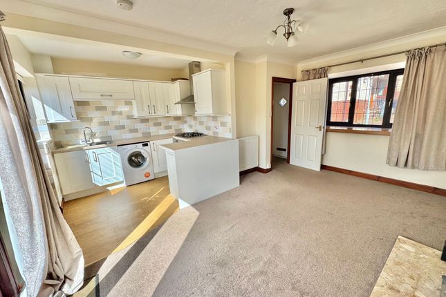4 Moorbrooke, Nuneaton photo 4