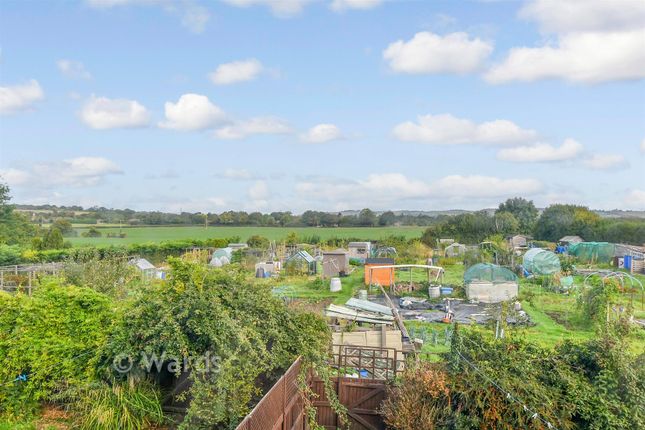 3-bed semi-detached on 47, Swan Lane, Sellindge, £350,000