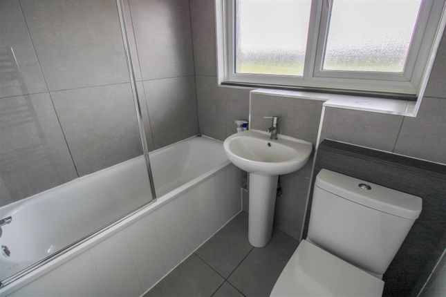 95, Northbrooks, Harlow photo 4