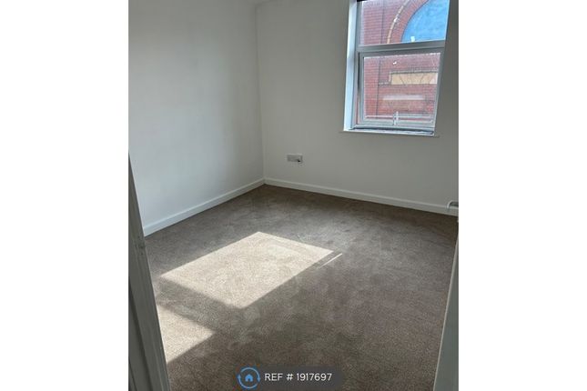 Flat, A Gerard St AshtonInMakerfield, Wigan photo 4
