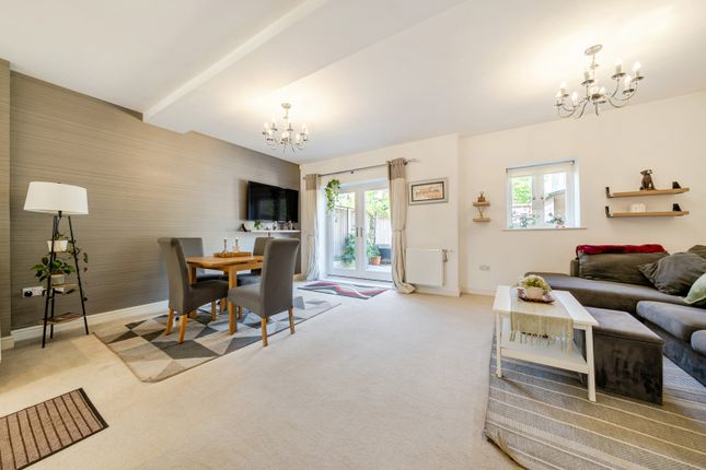 4, Jepson Drive, Dartford photo 2