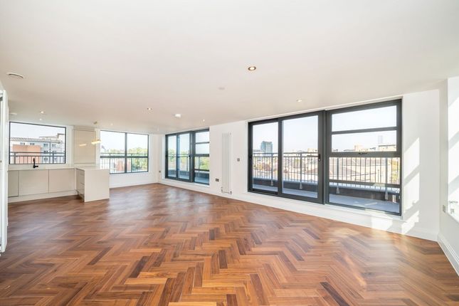 Apartment 24,Meridian Point, Creek Road, London photo 2