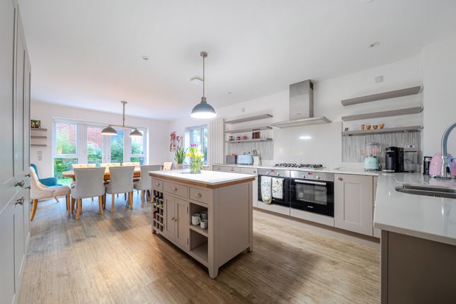 22, Longhurst Avenue, Cranleigh photo 2