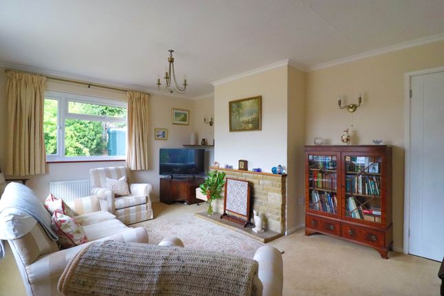 24, Astley Close, Pewsey photo 4