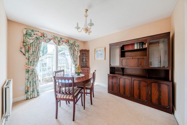 1, Stoneleigh Close, Sheffield photo 4