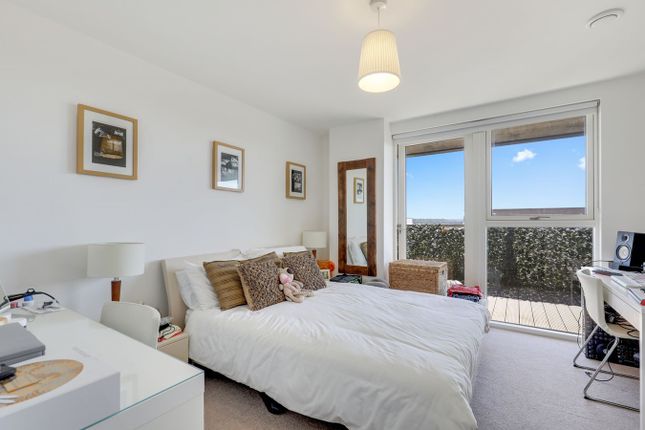 Thumbnail Flat for sale in Bessemer Place, Greenwich, London