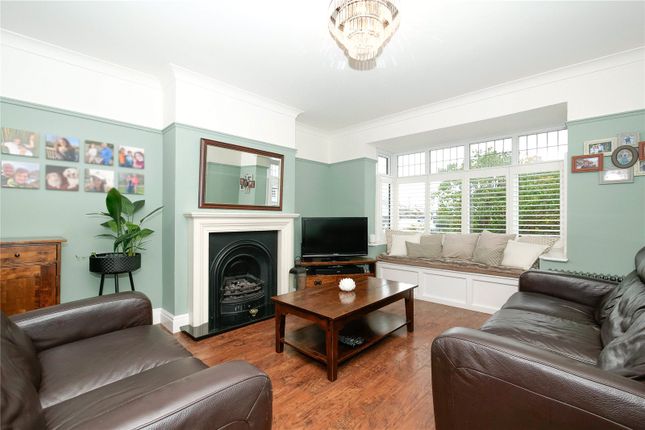 14, Moorfield Drive, Shipley photo 2
