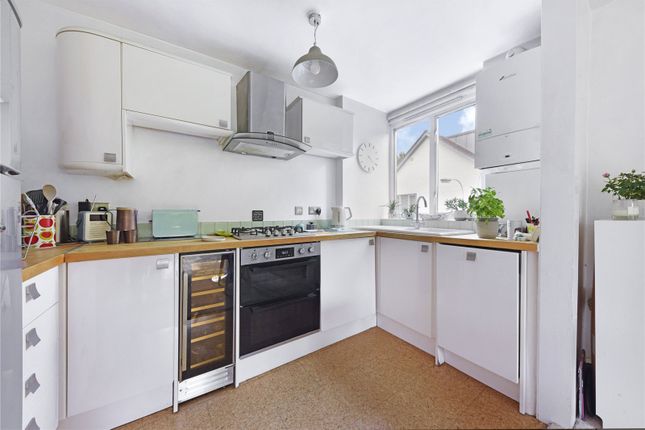 Flat for sale in Coolhurst Road, London