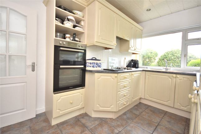 77, Templegate Close, West Yorkshire photo 3