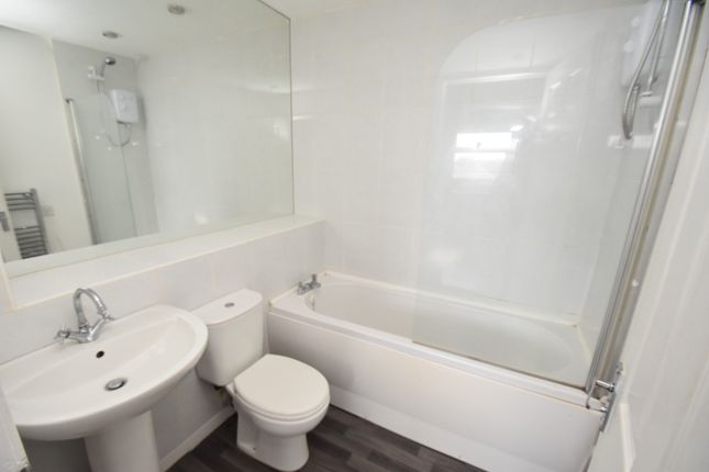 Flat for sale in 35 Loganswell Gardens, Thornliebank, Glasgow