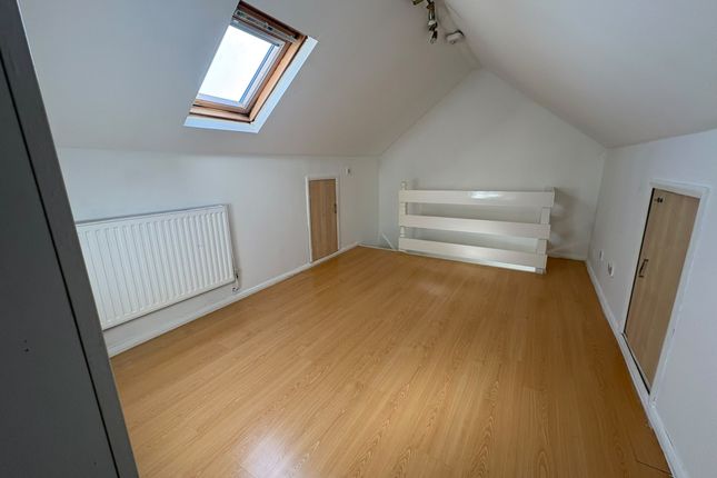 Briar Close, London photo 4
