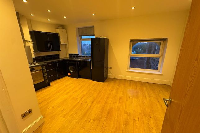 Flat 1, 1A, School Road, Sale photo 4