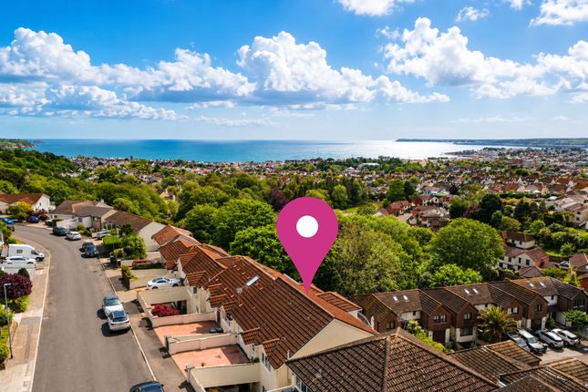 73 Dolphin Crescent, Paignton photo 2