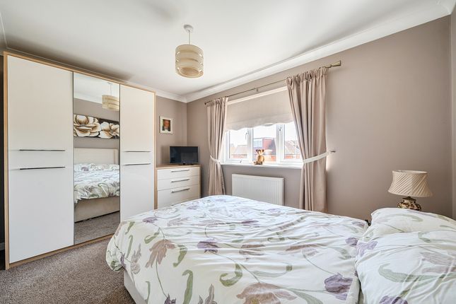 62, Oldfield Drive, Rochester photo 4